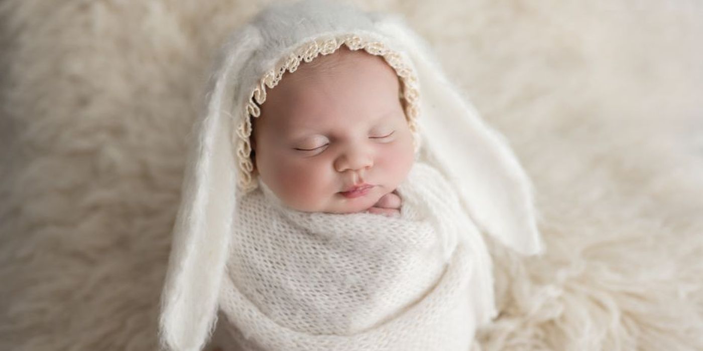 Bayi baru lahir dibalut selimut