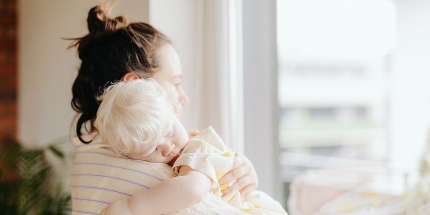 Ibu kelihatan penat dan sugul