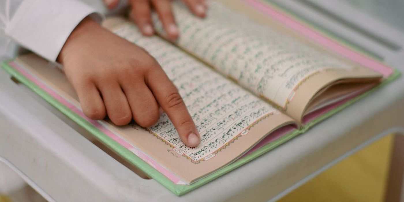 Kanak-kanak belajar mengenal al-Quran