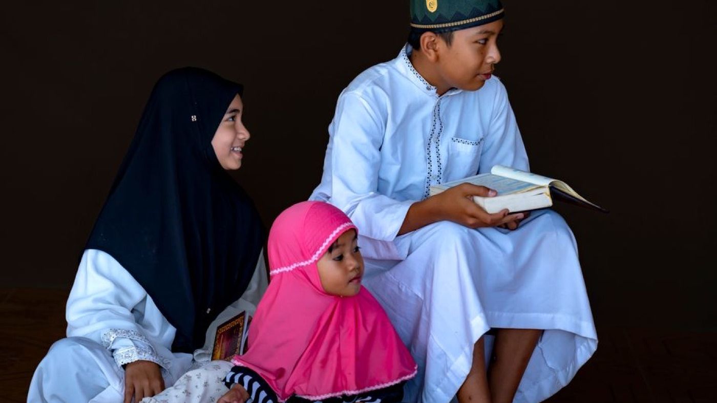 Kanak-kanak membaca al-Quran
